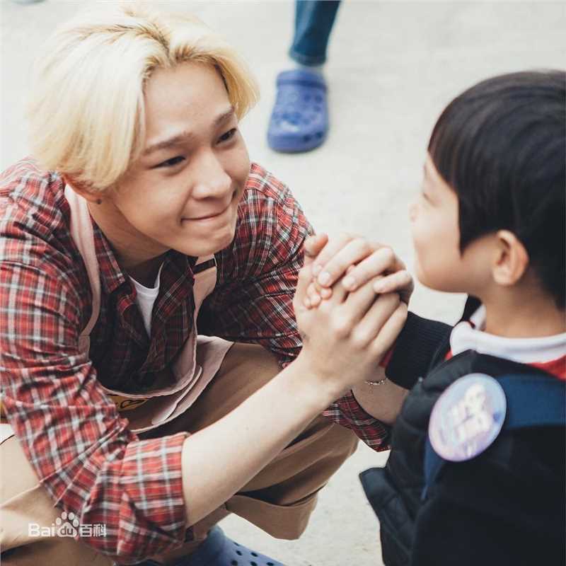 南太铉(/Nam TaeHyun)半月朋友素颜照相册