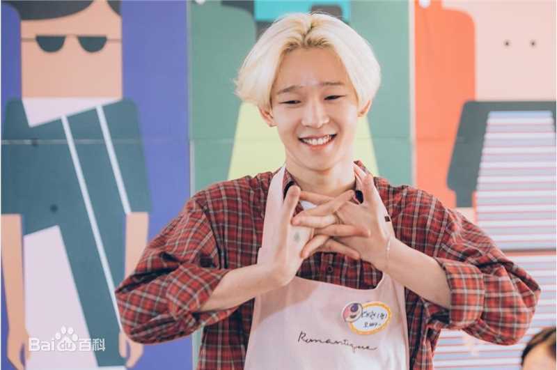 南太铉(/Nam TaeHyun)半月朋友素颜照相册