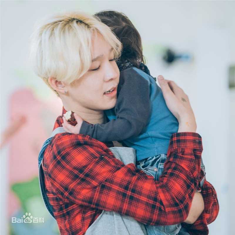 南太铉(/Nam TaeHyun)半月朋友素颜照相册