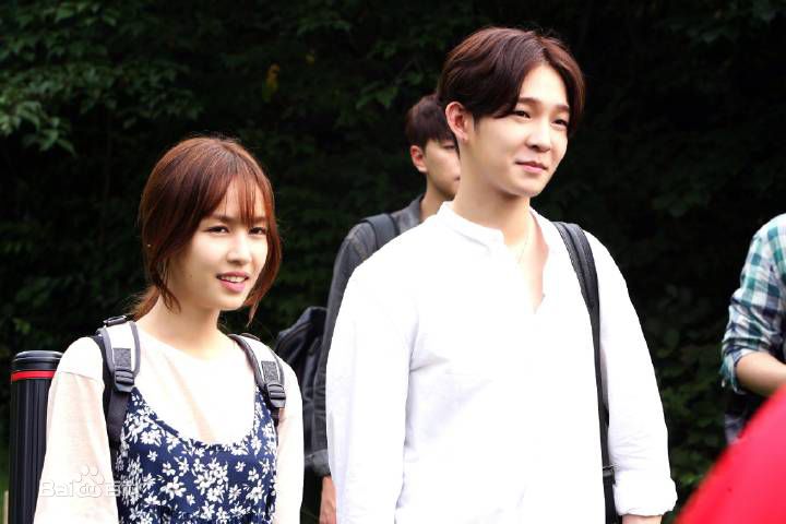 南太铉(/Nam TaeHyun)吞噬月亮图册