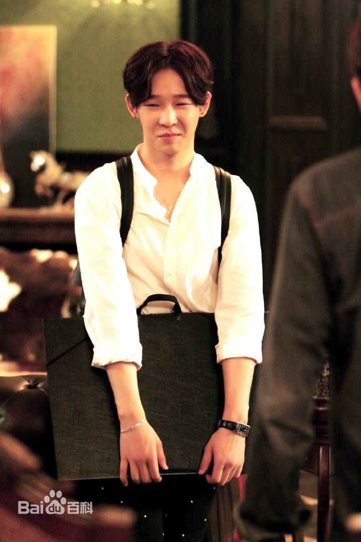 南太铉(/Nam TaeHyun)吞噬月亮图册