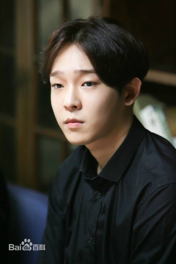 南太铉(/Nam TaeHyun)吞噬月亮图册