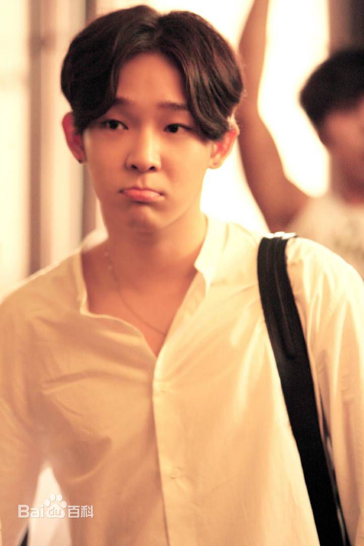 南太铉(/Nam TaeHyun)吞噬月亮图册