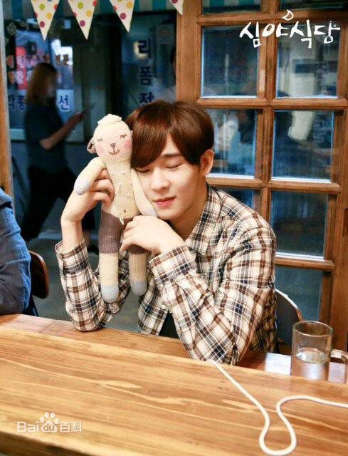 南太铉(/Nam TaeHyun)深夜食堂前后照片