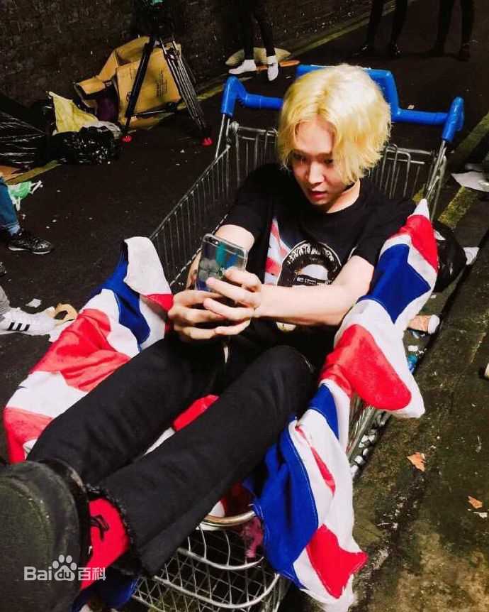 南太铉(/Nam TaeHyun)生活照前后照片