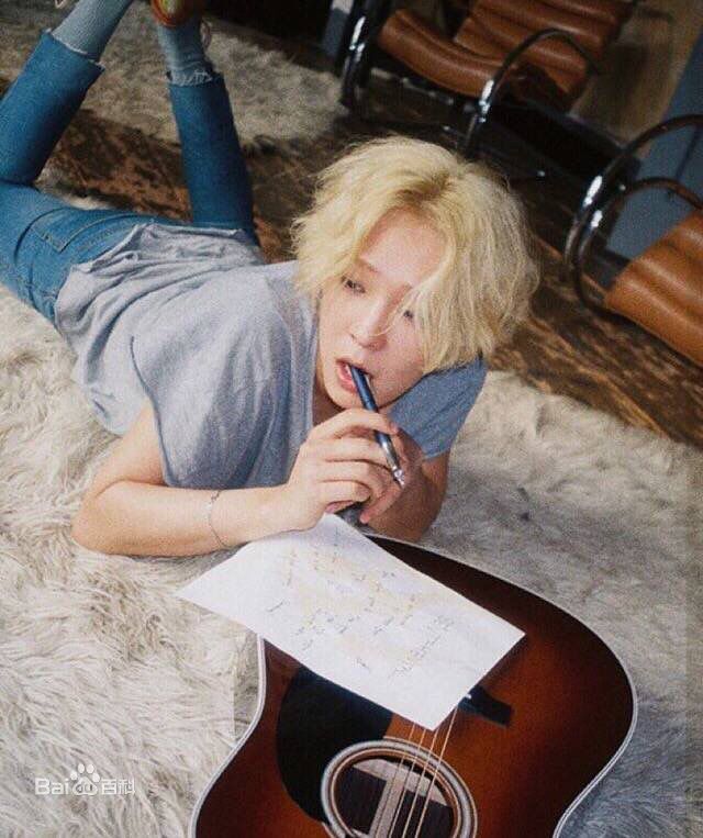 最新南太铉(/Nam TaeHyun)在专辑《EXITE》照片中的壁纸