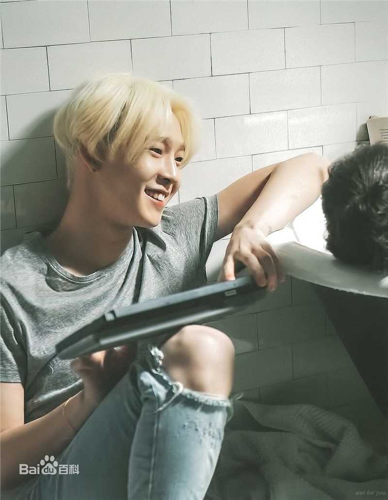 最新南太铉(/Nam TaeHyun)在专辑《EXITE》照片中的壁纸