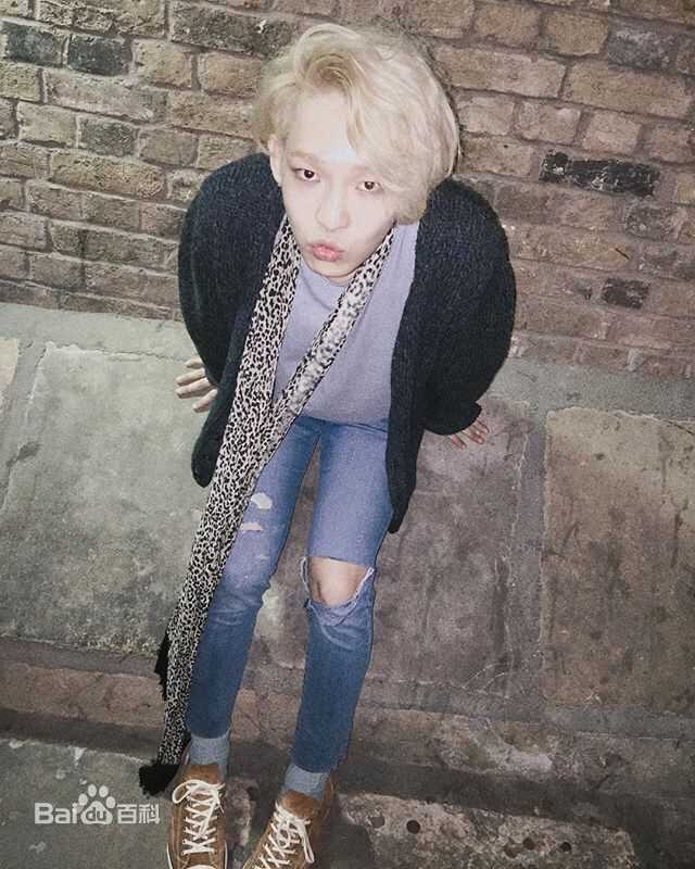 最新南太铉(/Nam TaeHyun)在专辑《EXITE》照片中的壁纸