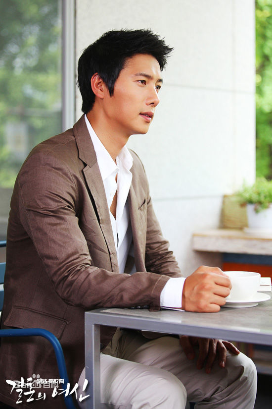 李尚禹(，Lee Sang Woo，イ·サンウ)结婚的女神图片图集