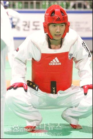 李尚禹(，Lee Sang Woo，イ·サンウ)青春漫画性感图片图集