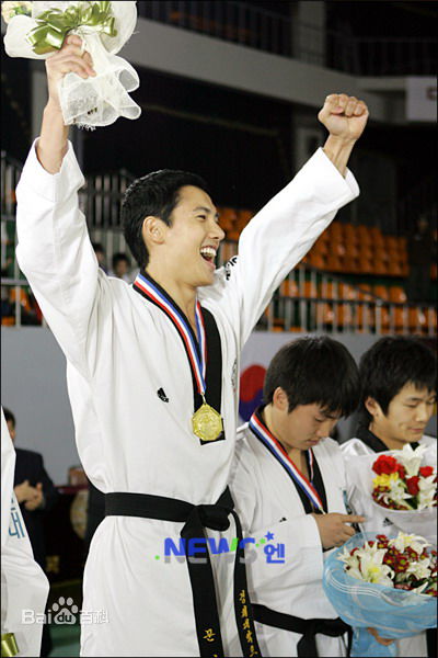 李尚禹(，Lee Sang Woo，イ·サンウ)青春漫画性感图片图集