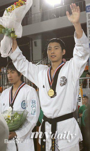 李尚禹(，Lee Sang Woo，イ·サンウ)青春漫画性感图片图集