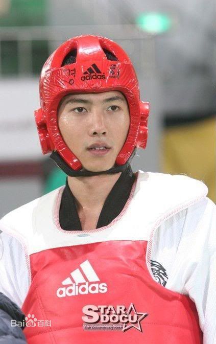 李尚禹(，Lee Sang Woo，イ·サンウ)青春漫画性感图片图集