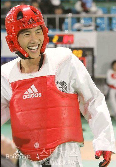 李尚禹(，Lee Sang Woo，イ·サンウ)青春漫画性感图片图集