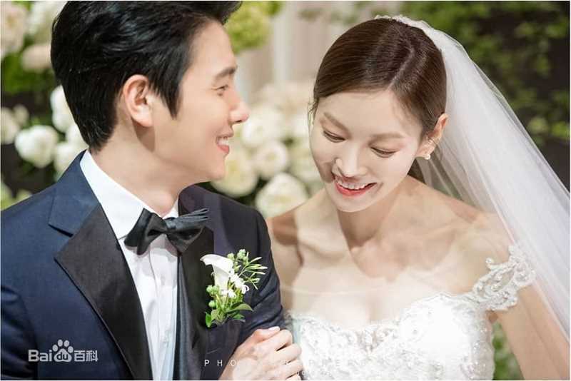 李尚禹(，Lee Sang Woo，イ·サンウ)与金素妍结婚相关图片生活照