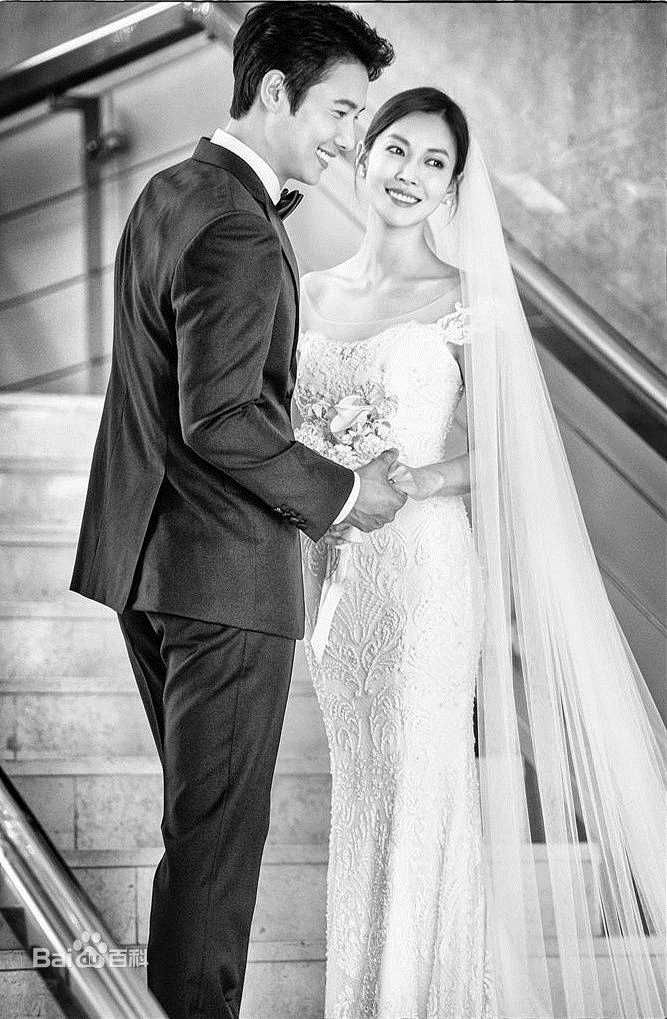 李尚禹(，Lee Sang Woo，イ·サンウ)与金素妍结婚相关图片生活照