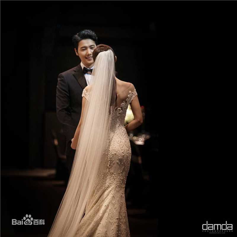 李尚禹(，Lee Sang Woo，イ·サンウ)与金素妍结婚相关图片生活照