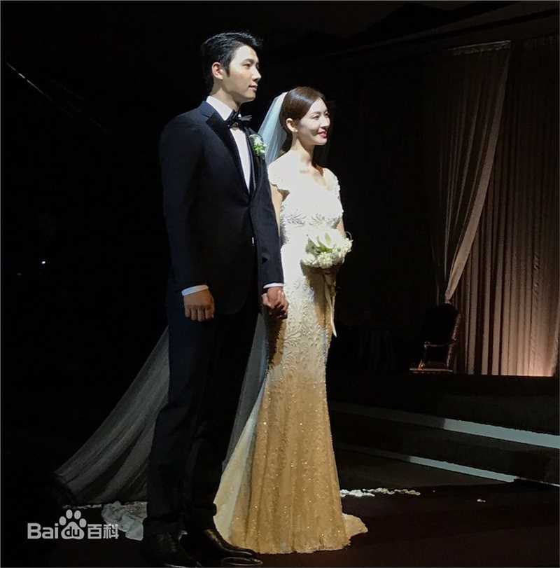 李尚禹(，Lee Sang Woo，イ·サンウ)与金素妍结婚相关图片生活照