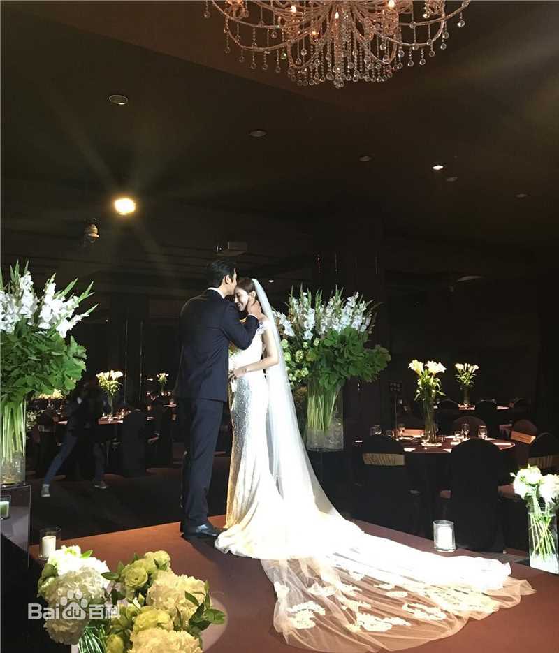 李尚禹(，Lee Sang Woo，イ·サンウ)与金素妍结婚相关图片生活照