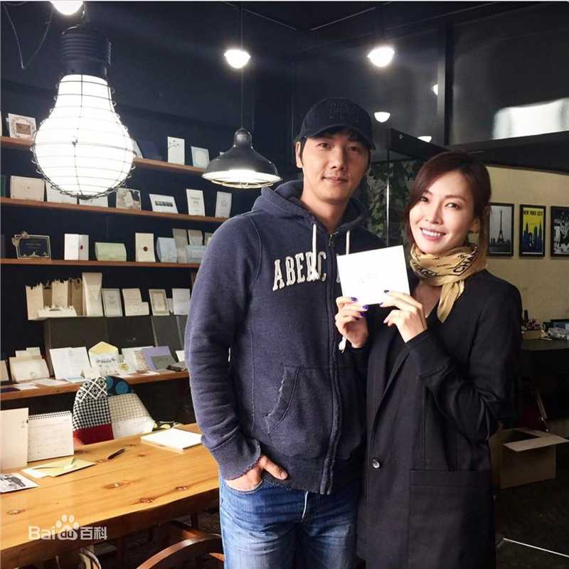 李尚禹(，Lee Sang Woo，イ·サンウ)与金素妍生活照素颜照相册