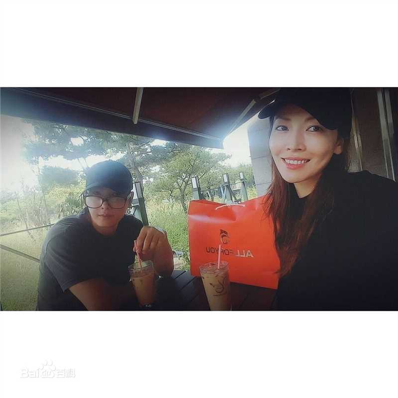 李尚禹(，Lee Sang Woo，イ·サンウ)与金素妍生活照素颜照相册