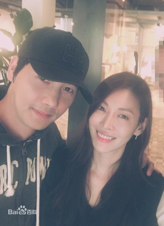 李尚禹(，Lee Sang Woo，イ·サンウ)与金素妍生活照素颜照相册