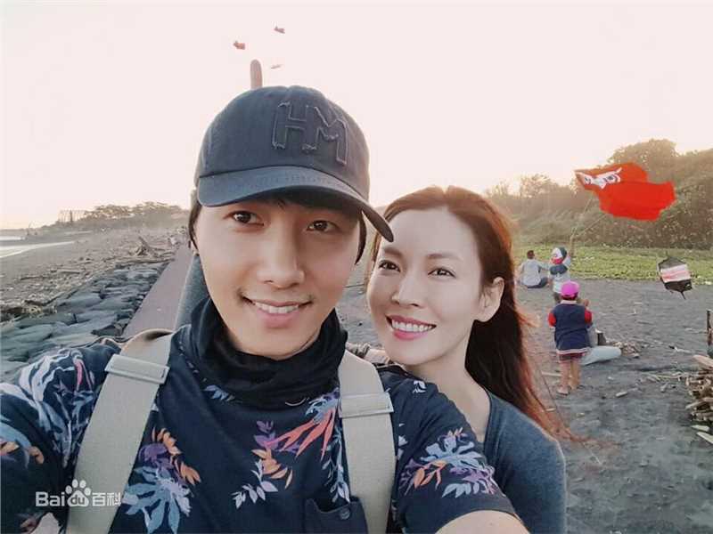 李尚禹(，Lee Sang Woo，イ·サンウ)与金素妍生活照素颜照相册