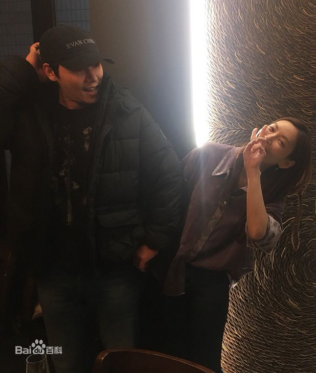 李尚禹(，Lee Sang Woo，イ·サンウ)与金素妍生活照素颜照相册