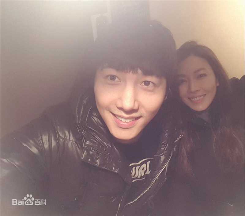 李尚禹(，Lee Sang Woo，イ·サンウ)与金素妍生活照素颜照相册