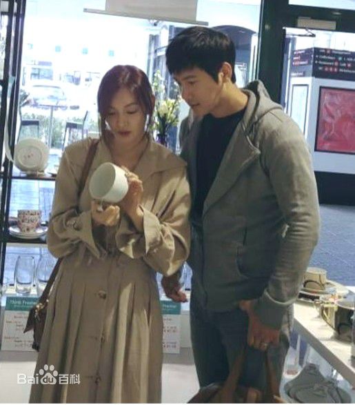 李尚禹(，Lee Sang Woo，イ·サンウ)与金素妍生活照素颜照相册