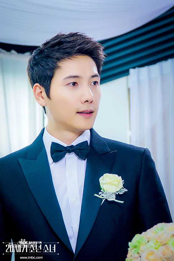 李尚禹(，Lee Sang Woo，イ·サンウ)20世纪少男少女前后照片