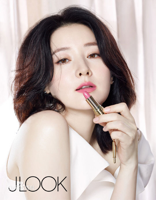 李英爱(（韩），Lee Young Ae（英）)精选 图册