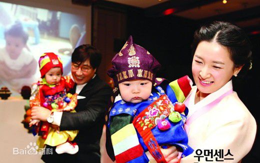 李英爱(（韩），Lee Young Ae（英）)全家福生活照相册