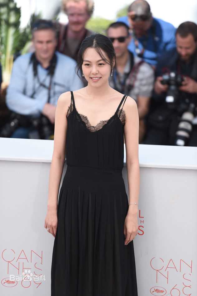 金敏喜()亮相戛纳红毯壁纸壁纸