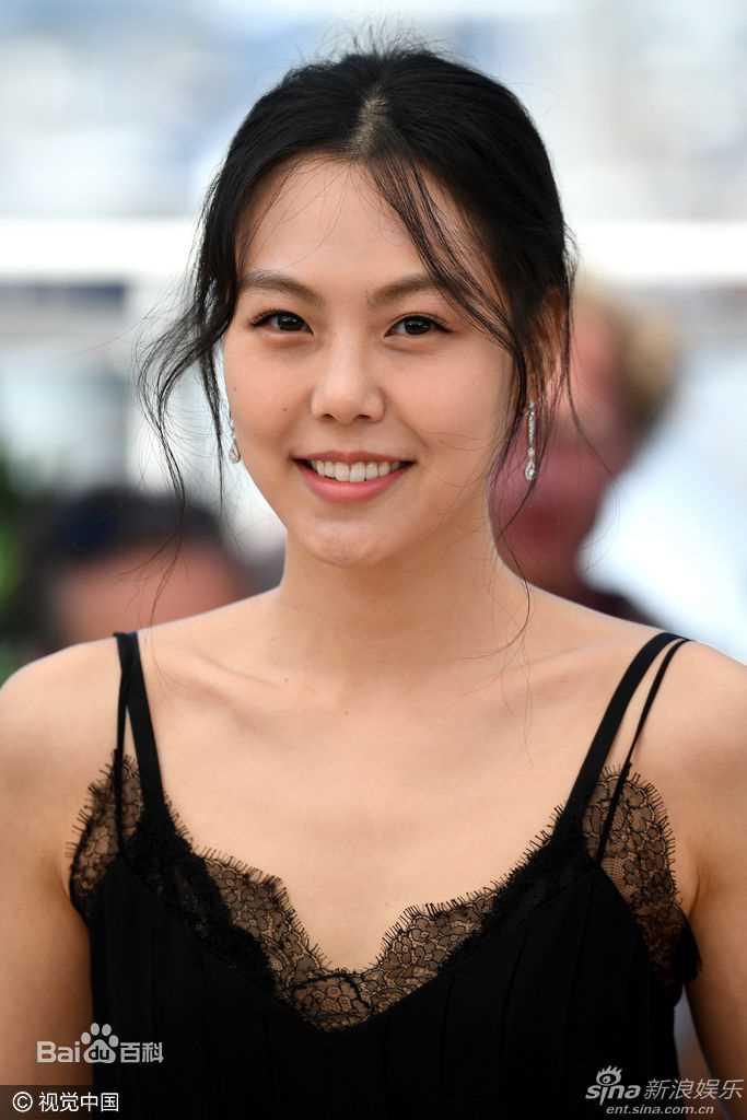 金敏喜()亮相戛纳红毯壁纸壁纸