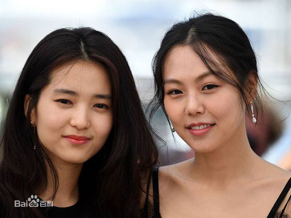 金敏喜()亮相戛纳红毯壁纸壁纸