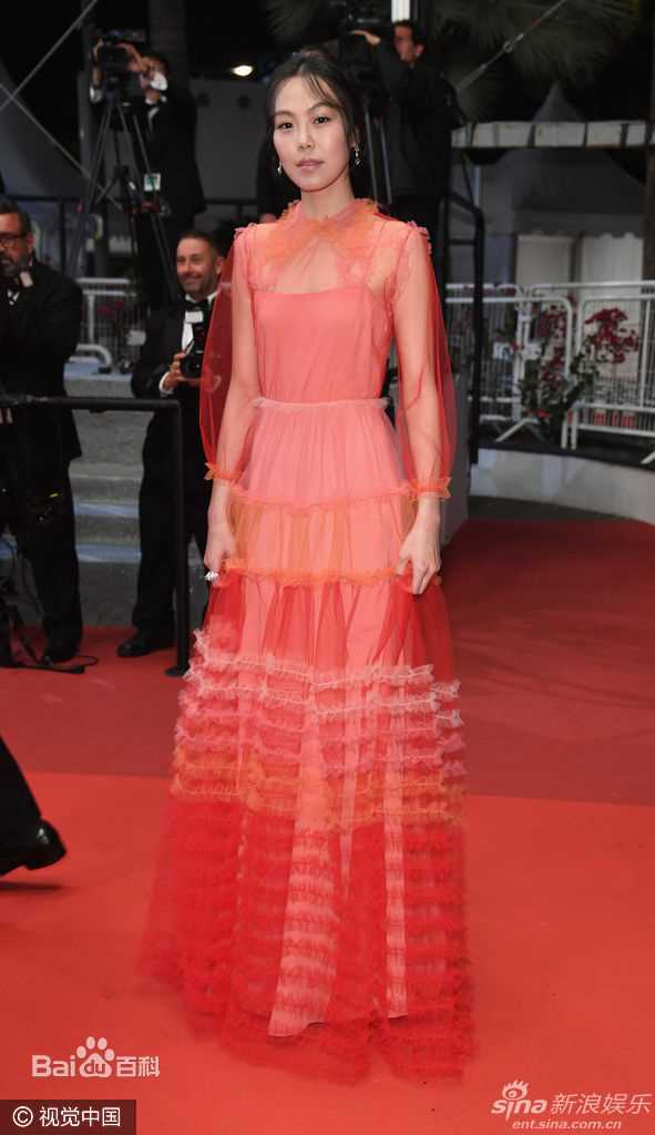 金敏喜()亮相戛纳红毯壁纸壁纸
