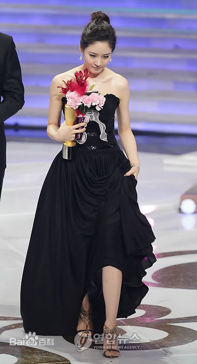 最新成宥利(Sung Yuri)精彩图册