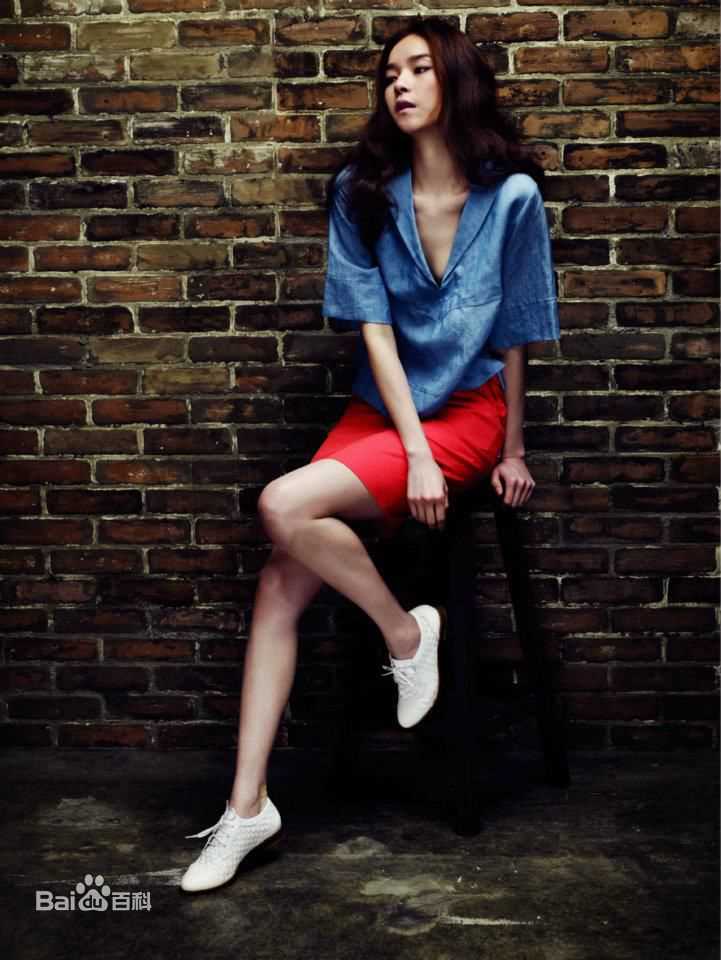 孔晓振（正确汉字名）(，Kong Hyo-jin)EXCUSE ME × suecommabonnie图册