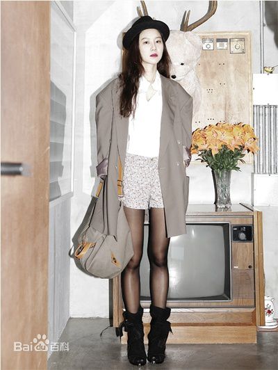 孔晓振（正确汉字名）(，Kong Hyo-jin)EXCUSE ME × pushBUTTON前后照片