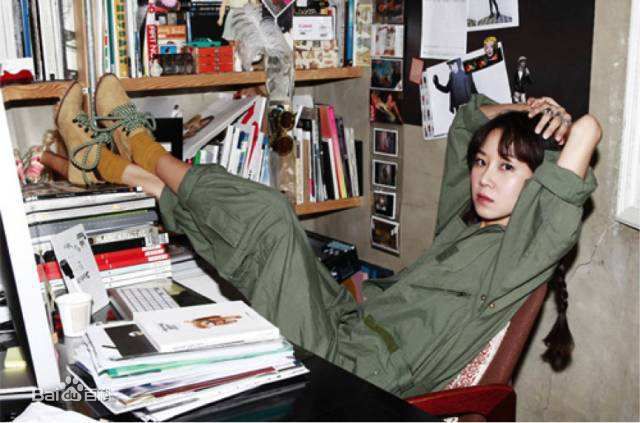 孔晓振（正确汉字名）(，Kong Hyo-jin)EXCUSE ME × pushBUTTON前后照片