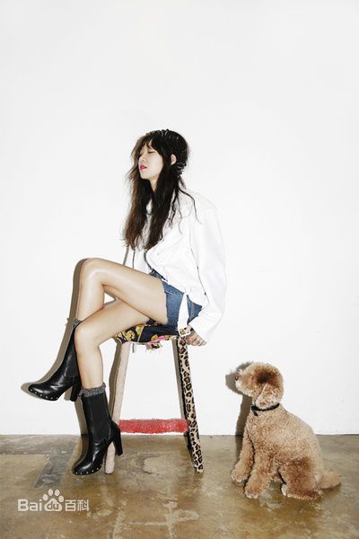 孔晓振（正确汉字名）(，Kong Hyo-jin)EXCUSE ME × pushBUTTON前后照片