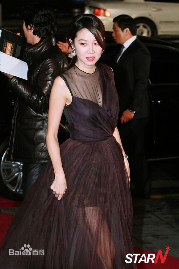 孔晓振（正确汉字名）(，Kong Hyo-jin)出席颁奖典礼图片图片图册