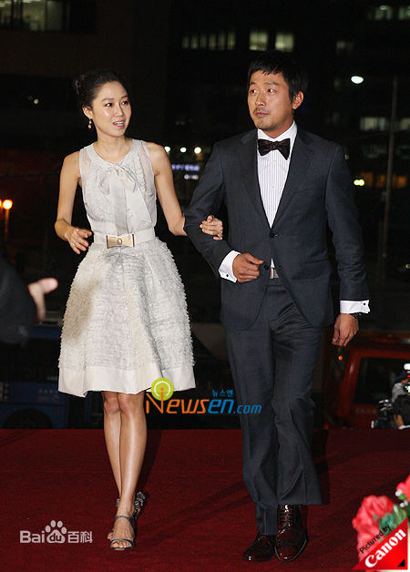 孔晓振（正确汉字名）(，Kong Hyo-jin)出席颁奖典礼图片图片图册