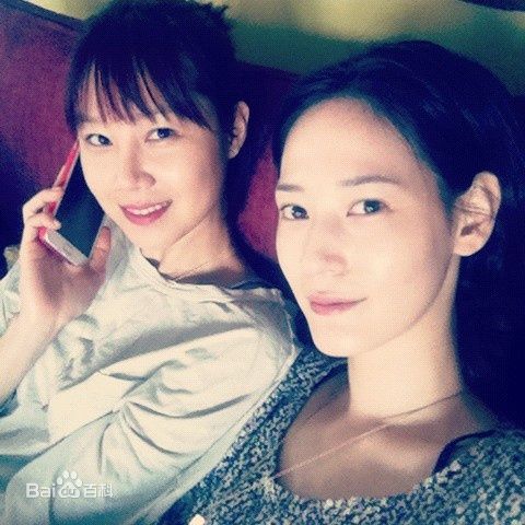 孔晓振（正确汉字名）(，Kong Hyo-jin)与好朋友们的合照图片图集