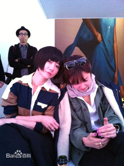 孔晓振（正确汉字名）(，Kong Hyo-jin)与好朋友们的合照图片图集