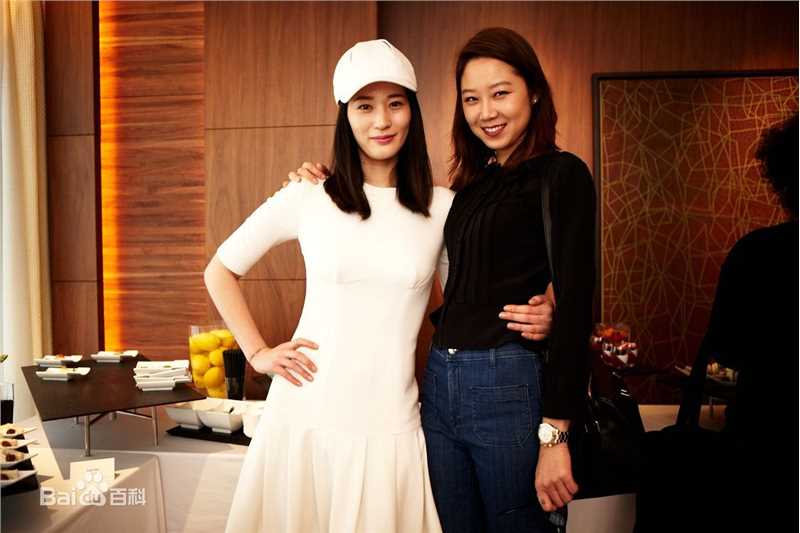 孔晓振（正确汉字名）(，Kong Hyo-jin)与好朋友们的合照图片图集