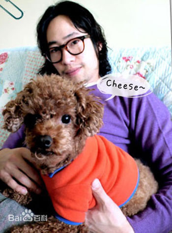 孔晓振（正确汉字名）(，Kong Hyo-jin)柳承范与孔孝真生活照