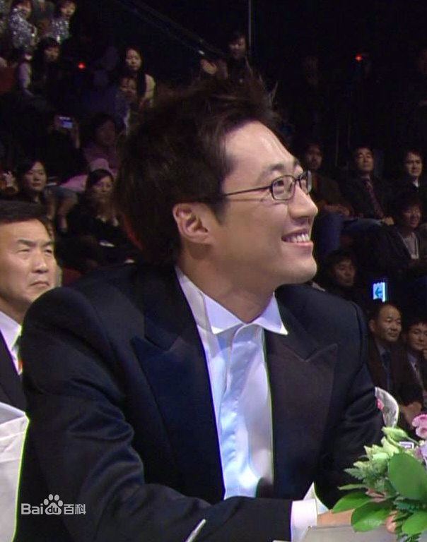 朴新阳(，Park Shin Yang)你一笑，世界都灿烂了生活照