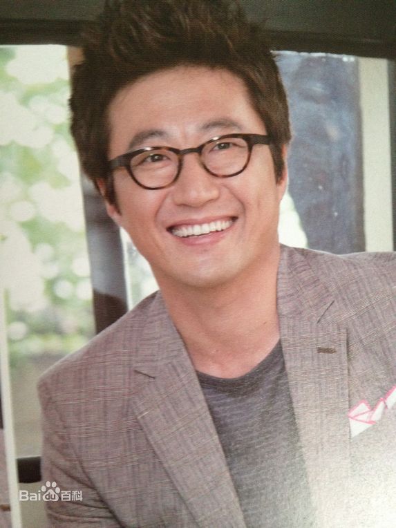 朴新阳(，Park Shin Yang)你一笑，世界都灿烂了生活照